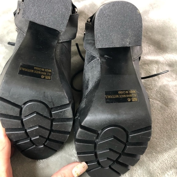 Gray ankle Boots - Picture 3 of 7